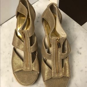 GOLD MICHEAL KORS PLATFORM WEDGES SIZE 10